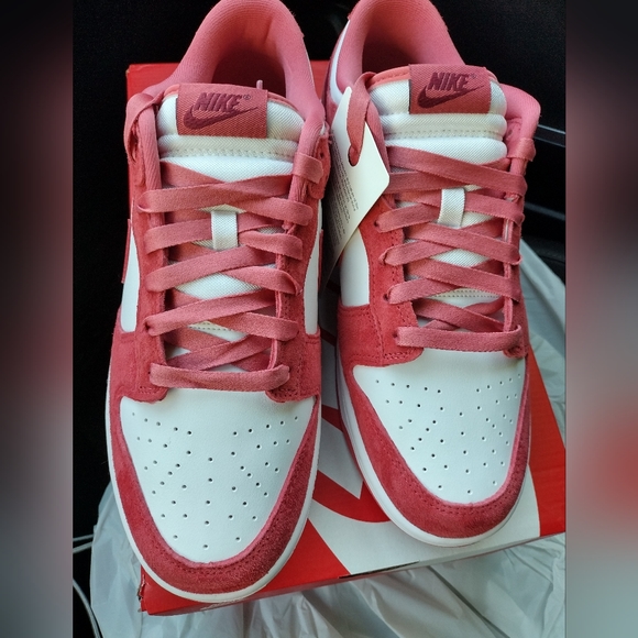 Nike Dunk Low " Valentines Day " Wmns - 11 - Picture 5 of 13